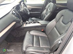 Volvo XC90 T8 Plug In Hybrid Plus AWD (Dark Theme) - Image 4