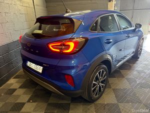 211 Ford Puma Titanium 1 Ltr MHEV ** V LOW KLMS ** - Image 3