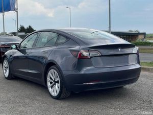 221 Tesla Model 3 Standard Plus - Image 2