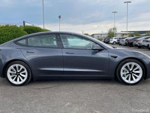 221 Tesla Model 3 Standard Plus - Image 3