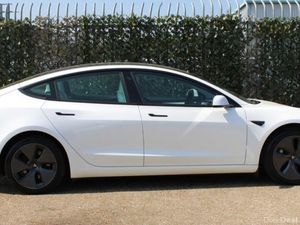 221 Tesla Model 3 Standard Plus - Image 4