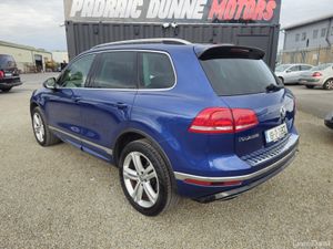 181 Volkswagen Touareg Rline CREWCAB - Image 2