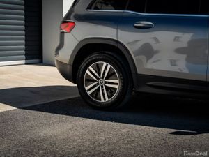 Mercedes-Benz GLB 180 d D Style A/T 5DR Auto - Image 4