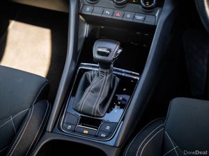 Skoda Karoq SPT 2.0tdi 115HP DSG 5DR *WINTER PACK* - Image 4