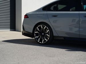 BMW 5-Series 530E M SPORT *HARMON KARDON* - Image 4