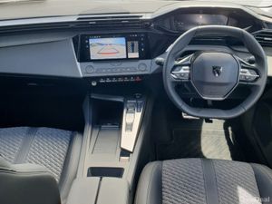 Peugeot 308 1.2 MHEV 145BHP e-DCS6 Allure - Image 4