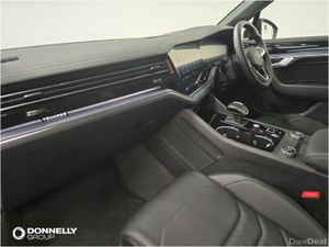 Volkswagen Touareg Diesel Estate Black Edition - Image 3