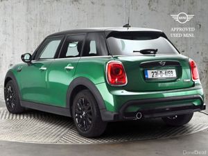 Mini Cooper 5-Door Cooper Classic - Image 2