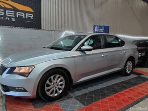 2017 Skoda Octavia Spotless car. - Image 2