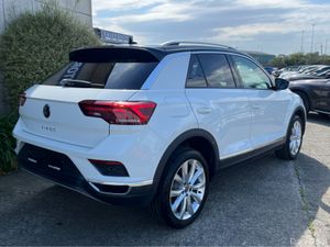 Volkswagen T-Roc STLYE AUTOMATIC 2.0 DIESEL //LOW - Image 4