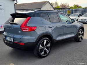 Volvo XC40 R-DESIGN 1.5 T4 RECHARGE - Image 3