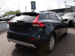 2019 VOLVO V40 D4 2.0 5DR HATCHBACK - Image 4