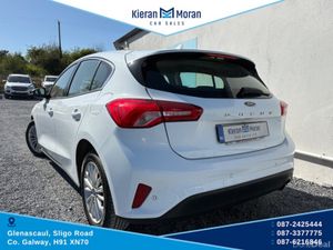 Ford Focus TITANIUM 120PS 5DR - Image 4