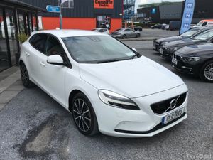 2017 VOLVO V40 AUTOMATIC TURBO DIESEL - Image 4