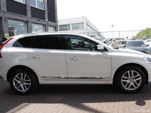 2017 VOLVO XC60 INSCRIPTION 5DR AUTO ESTATE - Image 3