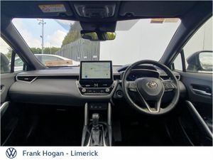 Toyota Corolla 1.8 Hybrid Sol Hatchback Low mileag - Image 2