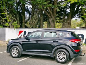 Hyundai Tucson 1.7 CRDI LOW MILAGE FINANCE AVAILAB - Image 3