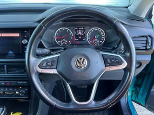 Volkswagen T-Cross 1.0 TSI AUTO // APPLE CARPLAY/A - Image 4