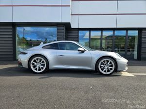 Porsche 911 Carrera - Image 4