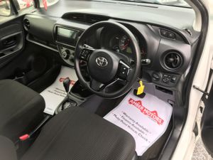 2019 TOYOTA YARIS VITZ HYBRID AUTO - Image 4