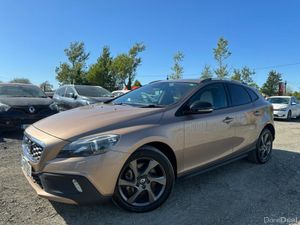 Volvo V40 Country Cross 2.0L Automatic Diesel (346 - Image 3