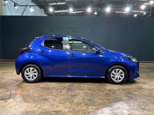 Toyota Yaris 1.5 HYBRID - CRUISE CONTROL - REAR CA - Image 3