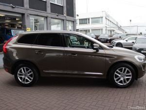 2017 VOLVO XC60 INSCRIPTION 5DR AUTO ESTATE - Image 3