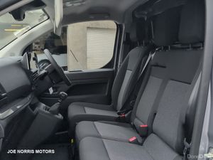 Peugeot Expert Professional Plus L2 1.5 BlueHDi 12 - Image 3