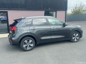 Kia Niro STUNNING ESTATE PHEV NIRO - Image 4