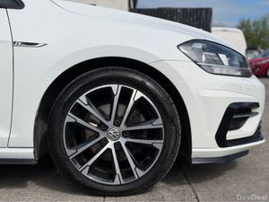 Volkswagen Golf R LINE High Spec & Low mileage - Image 4