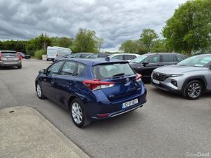 Toyota Auris 1.6 D4D Business EDT TSS 110BHP 5DR - Image 4