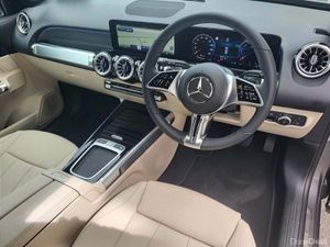 Mercedes-Benz GLB GLB200d Progressive AUTO (7 SEAT - Image 2
