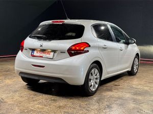 Peugeot 208 PURETECH 1.2 AUTOMATIC - REVERSE CAMER - Image 3