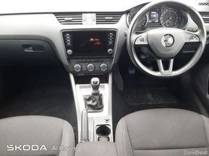 Skoda Octavia **TINY MILEAGE**AMBITION 1.6TDI 115B - Image 2