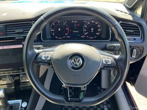 Volkswagen Golf HIGHLINE 2.0 TDI // LEATHER HEATED - Image 4