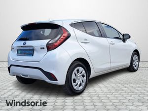 Toyota Aqua HYBRID AUTO - Image 3