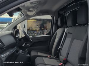 Peugeot Expert Professional Plus L2 1.5 BlueHDi 12 - Image 3