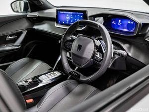 Peugeot 2008 GT 1.2 Hybrid 145HP - Image 2