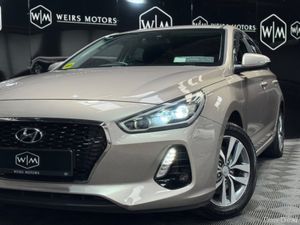 Hyundai i30 1.6 DIESEL DELUXE 5DR LOW MILEAGE - Image 3