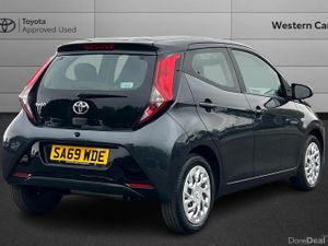 Toyota Aygo 1.0 VVT-i x-play Euro 6 5dr - Image 2