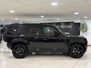 Land Rover Defender P300e X-DYNAMIC HSE=HUGE SPEC/ - Image 2