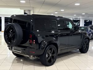 Land Rover Defender P300e X-DYNAMIC HSE=HUGE SPEC/ - Image 3