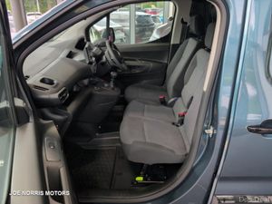 Peugeot Partner Professional  Premium 650Kg L1 1.5 - Image 3