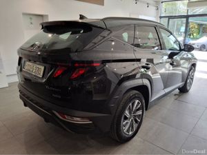 Hyundai Tucson EXECUTIVE HYBRID ** VERY LOW KMS ** - Image 2