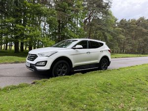 Hyundai Santa Fe 2015 4X4 7 Seater - Image 3