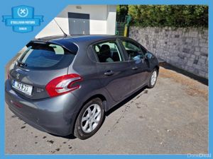 Peugeot 208 / 2014 / 1.4 DIESEL / AUTOMATIC - Image 4