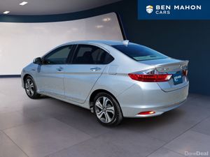 Honda Civic Grace 1.5Hybrid Automatic - Image 3