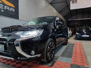 2018 Mitsubishi Outlander Plug in Hybrid - Image 2
