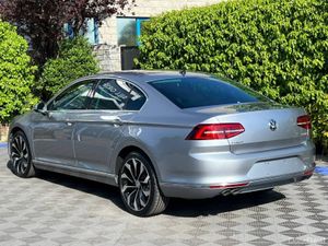 Volkswagen Passat HIGHLINE R-LINE PACK 2.0 TDI AUT - Image 4
