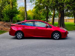 2020 Toyota Prius 1.8 Petrol Hybrid Automatic - Image 4